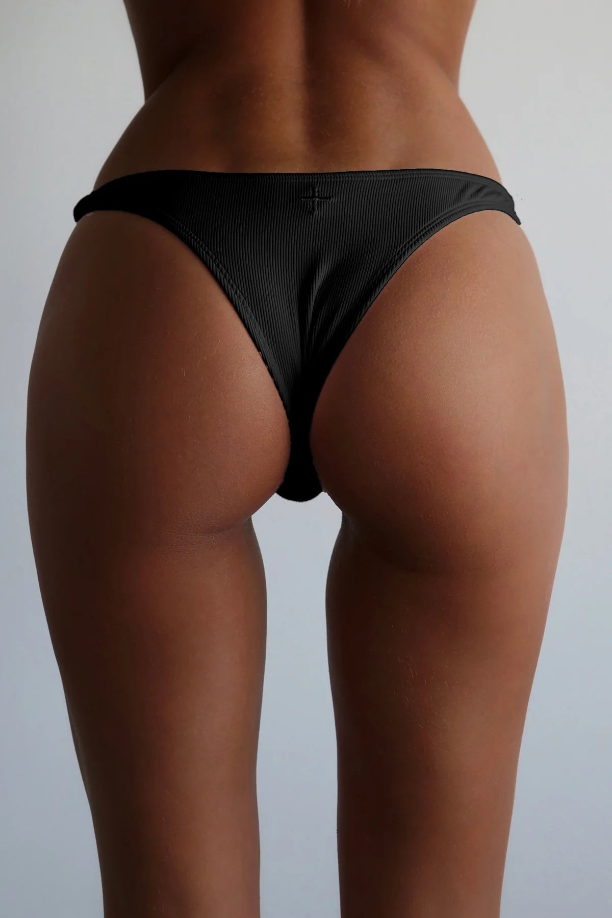Ribbed V-Cut Bikini Bottom – Black